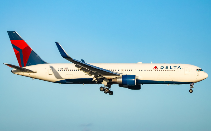 Photo of N171DN - Delta Airlines Boeing 767-300ER at MCO on AeroXplorer Aviation Database