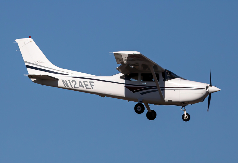 Photo of N123EF - PRIVATE Cessna 172 at BOI on AeroXplorer Aviation Database