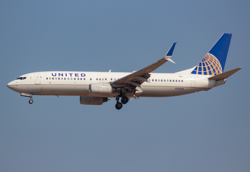 Photo of N76269 - United Airlines Boeing 737-800 at BOI on AeroXplorer Aviation Database