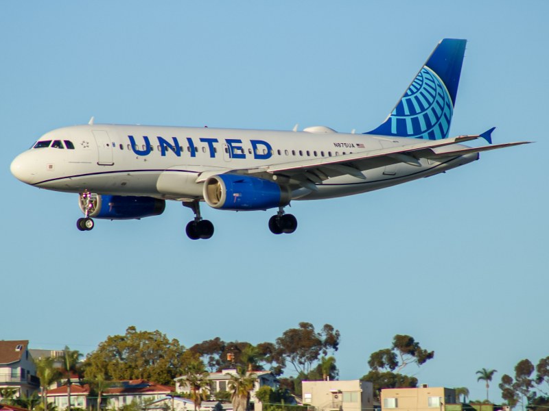 Photo of N875UA - United Airlines Airbus A319 at SAN on AeroXplorer Aviation Database