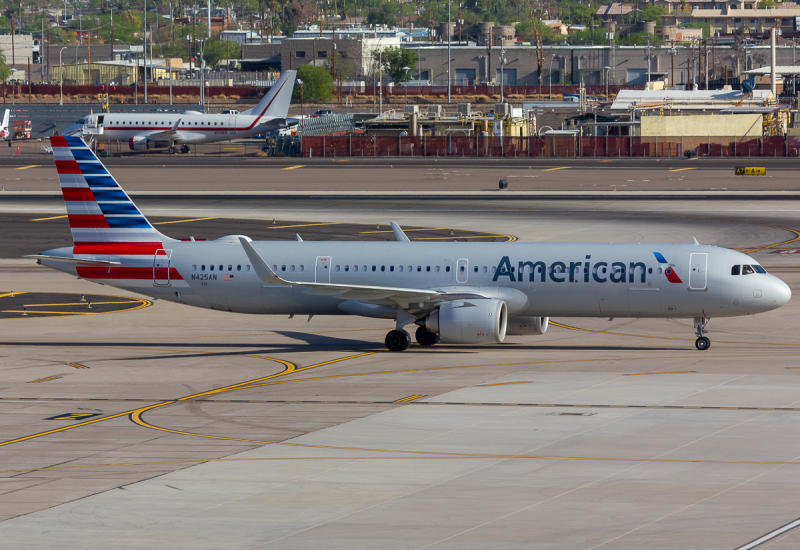 Photo of N425AN - American Airlines Airbus A321NEO at PHX on AeroXplorer Aviation Database