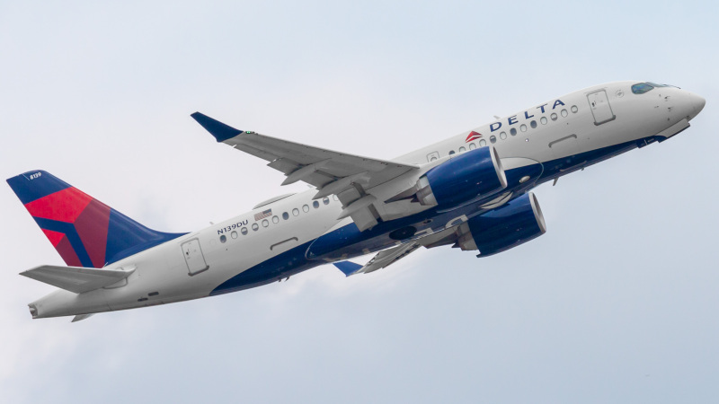 Photo of N139DU - Delta Airlines Airbus A220-100 at IAH on AeroXplorer Aviation Database
