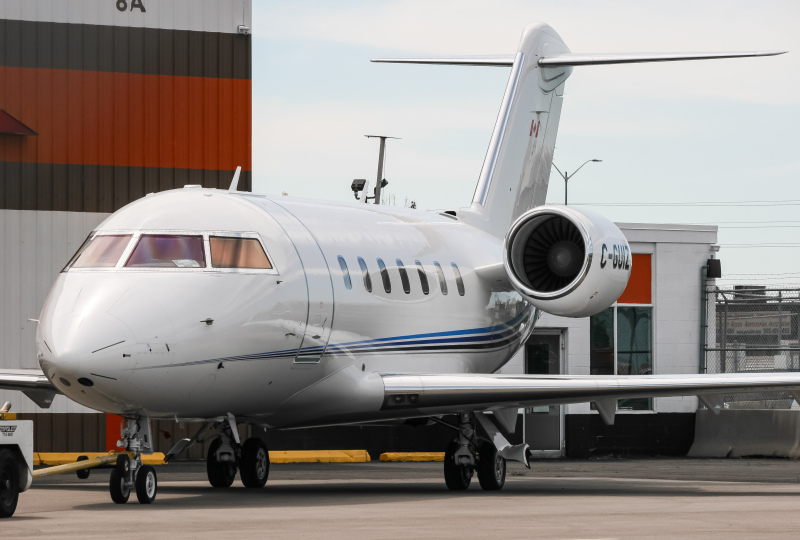 Photo of C-GUIZ - PRIVATE Bombardier Challenger 605 at YYZ on AeroXplorer Aviation Database