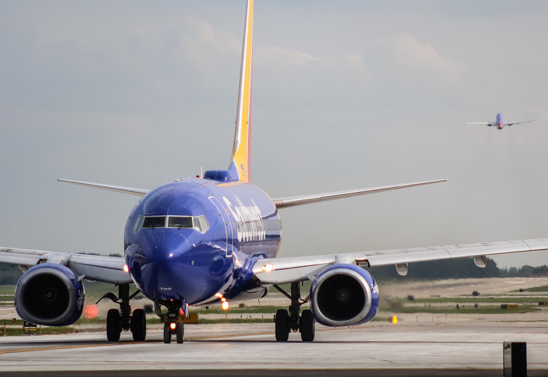 Photo of N565WN - Southwest Airlines Boeing 737-700 at MKE on AeroXplorer Aviation Database