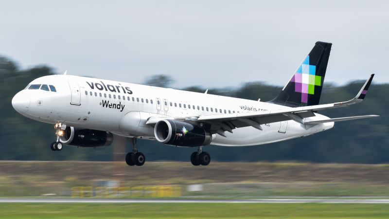 Photo of XA-VLL - Volaris Airbus A320 at PDX on AeroXplorer Aviation Database