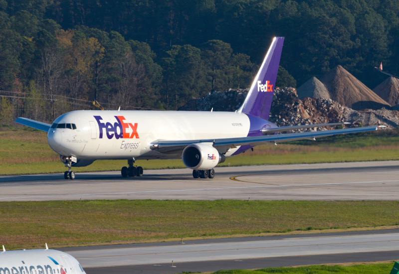 Photo of N270FE - FedEx Boeing 737-300F at RDU on AeroXplorer Aviation Database