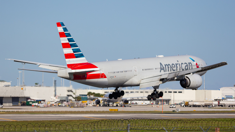 Photo of N781AN - American Airlines Boeing 777-200ER at MIA on AeroXplorer Aviation Database