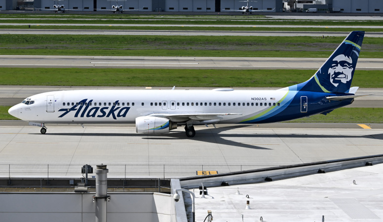 Photo of N302AS - Alaska Airlines Boeing 737-900 at SJC on AeroXplorer Aviation Database