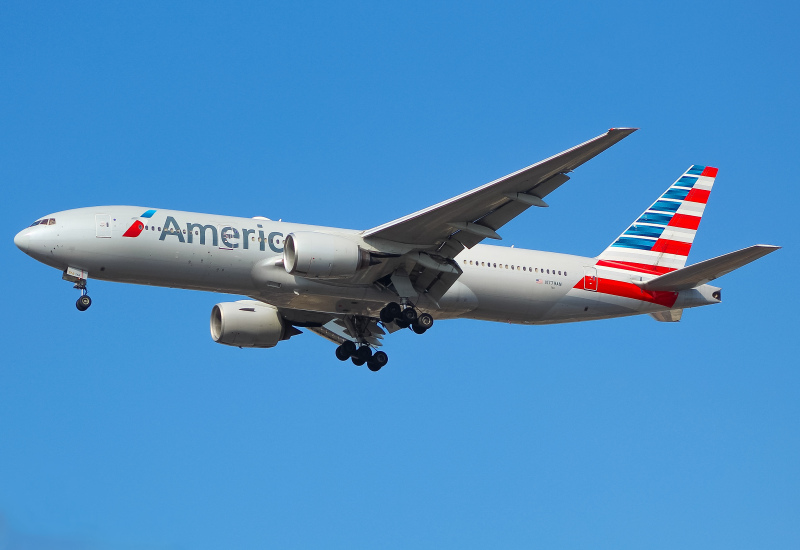 Photo of N779AN - American Airlines Boeing 777-200ER at ORD on AeroXplorer Aviation Database