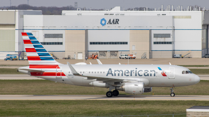 Photo of N9025B - American Airlines Airbus A319 at IND on AeroXplorer Aviation Database
