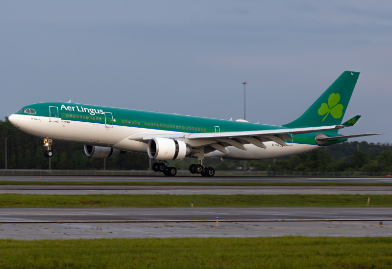 Photo of EI-DAA - Aer Lingus Airbus A330-200 at MCO on AeroXplorer Aviation Database