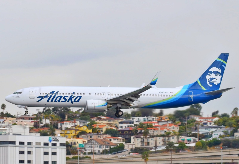 Photo of N315AS - Alaska Airlines Boeing 737-900ER at SAN on AeroXplorer Aviation Database