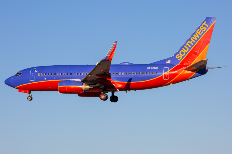 Photo of N550WN - Southwest Airlines Boeing 737-700 at BWI on AeroXplorer Aviation Database
