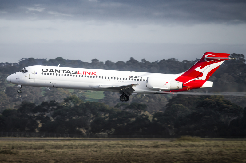 Photo of VH-YQY - QantasLink Boeing 717-200 at MEL on AeroXplorer Aviation Database