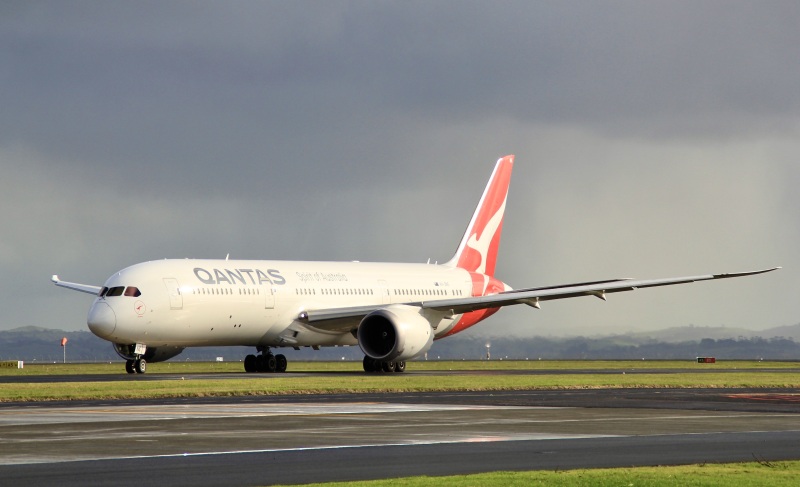 Photo of VH-ZNE - Qantas Airways Boeing 787-9 at AKL on AeroXplorer Aviation Database