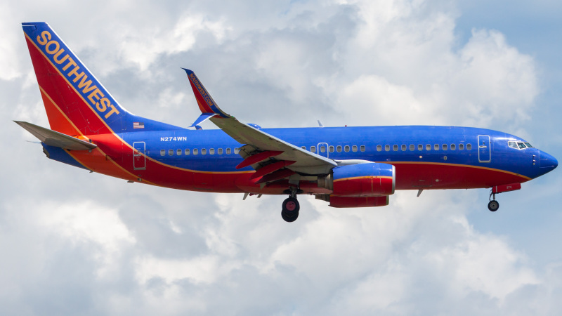 Photo of N274WN - Southwest Airlines Boeing 737-700 at HOU on AeroXplorer Aviation Database