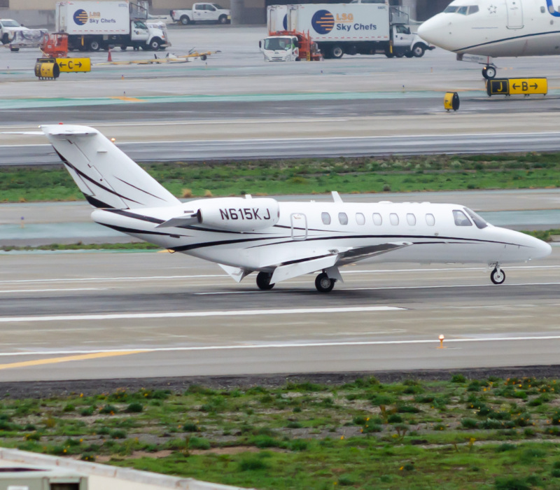 Photo of N615KJ  - PRIVATE Cessna Citation M2 at LAX on AeroXplorer Aviation Database