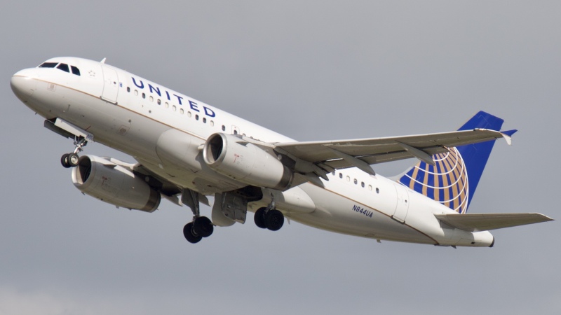 Photo of N844UA - United Airlines Airbus A319 at IAH on AeroXplorer Aviation Database
