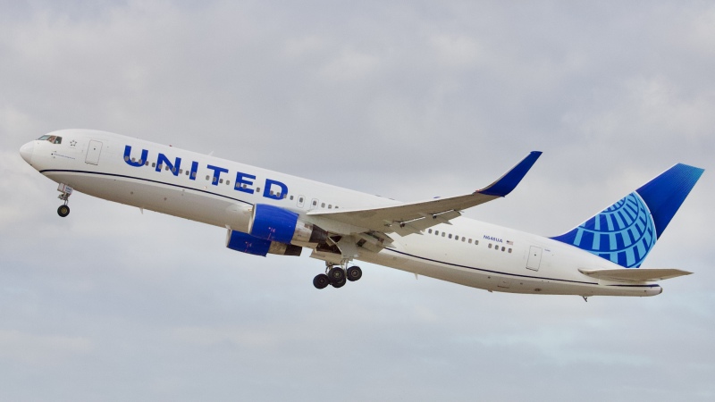 Photo of N648UA - United Airlines Boeing 767-300ER at IAH on AeroXplorer Aviation Database