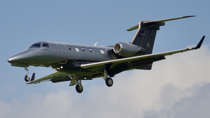 Photo of N5BB - PRIVATE Embraer Phenom 300 at CMH on AeroXplorer Aviation Database