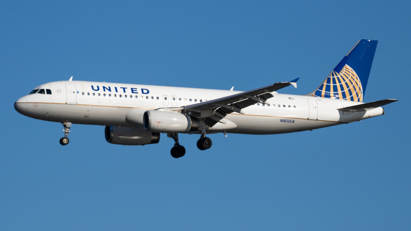 Photo of N402UA - United Airlines Airbus A320 at DCA on AeroXplorer Aviation Database