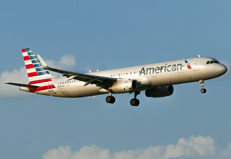 Photo of N994AN - American Airlines Airbus A321-200 at DFW on AeroXplorer Aviation Database