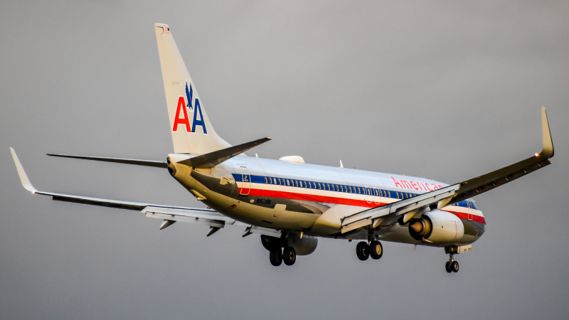 Photo of N921NN - American Airlines Boeing 737-800 at PDX on AeroXplorer Aviation Database
