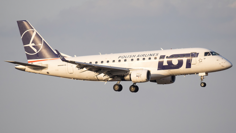 Photo of SP-LDF - LOT Polish Airlines Embraer E170 at VIE on AeroXplorer Aviation Database