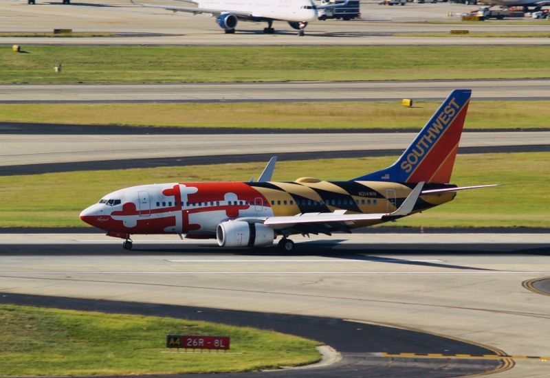 Photo of N214WN - Southwest Airlines Boeing 737-700 at ATL on AeroXplorer Aviation Database