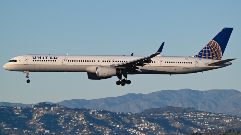 Photo of N57868 - United Airlines Boeing 757-300 at LAX on AeroXplorer Aviation Database