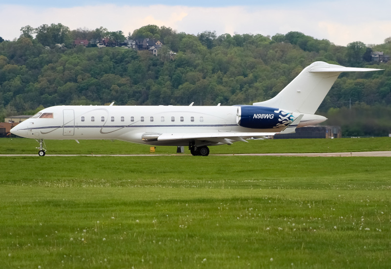 Photo of N98WG - PRIVATE  Bombardier Global Express at LUK on AeroXplorer Aviation Database