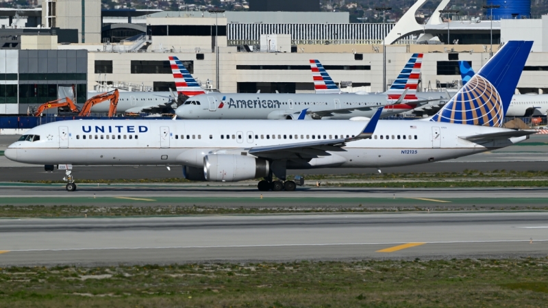 Photo of N12125 - United Airlines Boeing 757-200 at LAX on AeroXplorer Aviation Database