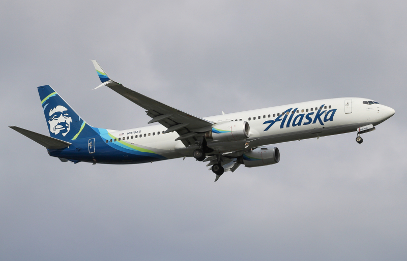 Photo of N319AS - Alaska Airlines Boeing 737-900 at SEA on AeroXplorer Aviation Database