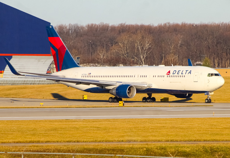 Photo of N171DN - Delta Airlines Boeing 767-300ER at CVG on AeroXplorer Aviation Database