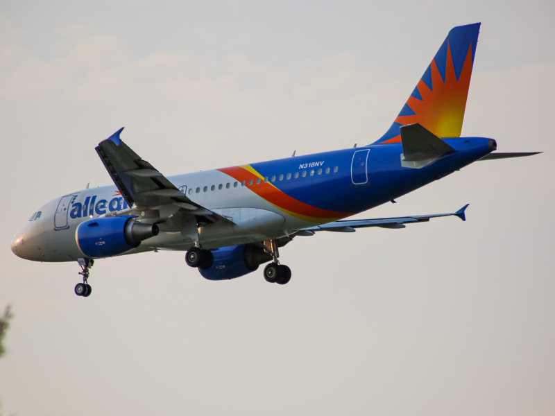 Photo of N318NV - Allegiant Air Airbus A319 at  BWI on AeroXplorer Aviation Database