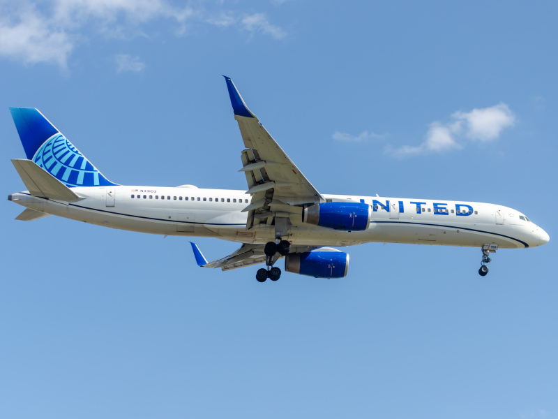 Photo of N33103 - United Airlines Boeing 757-200 at EWR on AeroXplorer Aviation Database