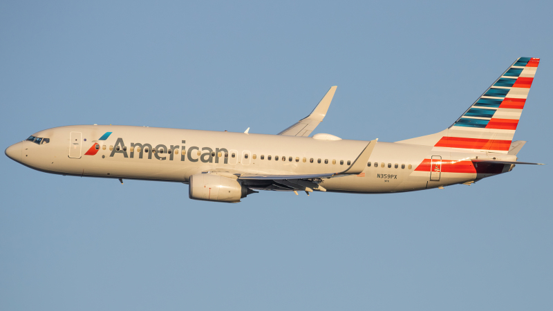 Photo of N359PX - American Airlines Boeing 737-800 at DCA on AeroXplorer Aviation Database