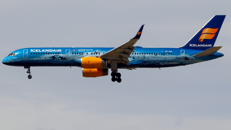 Photo of TF-FIR - Icelandair Boeing 757-200 at DEN on AeroXplorer Aviation Database