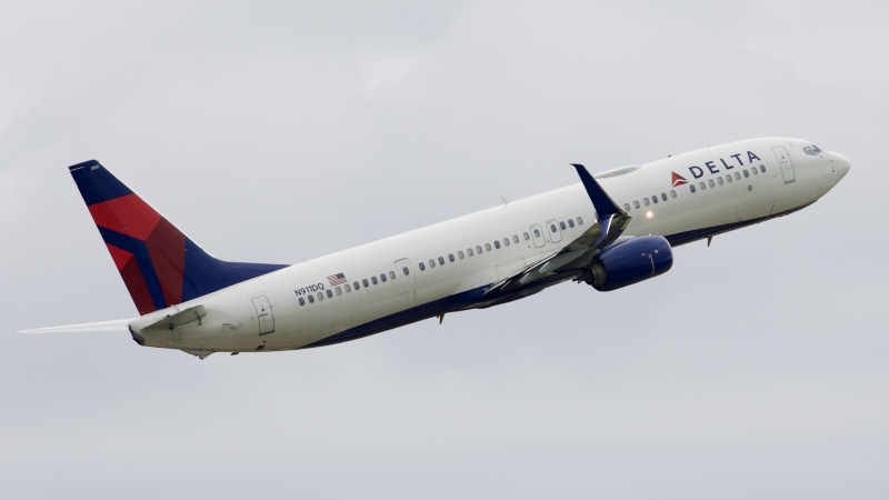 Photo of N911DQ - Delta Airlines Boeing 737-900ER at IAH on AeroXplorer Aviation Database