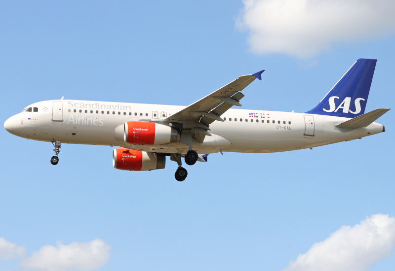 Photo of OY-KAU - Scandinavian Airlines Airbus A320 at LHR on AeroXplorer Aviation Database