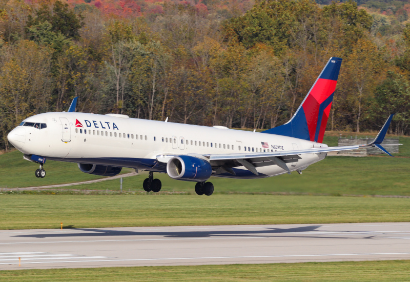 Photo of N858DZ - Delta Airlines Boeing 737-900ER at CMH on AeroXplorer Aviation Database