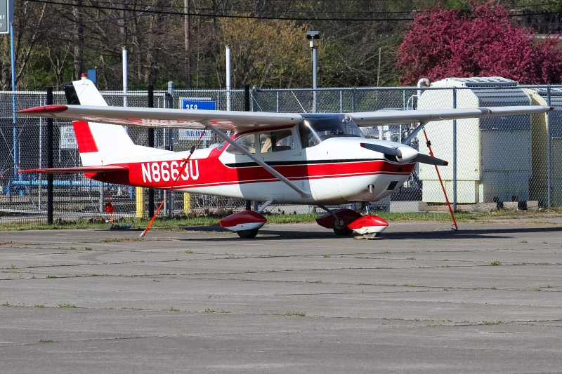 Photo of N8663U - PRIVATE  Cessna 172 at LUK on AeroXplorer Aviation Database