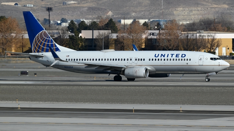 Photo of N35204 - United Airlines Boeing 737-800 at RNO on AeroXplorer Aviation Database