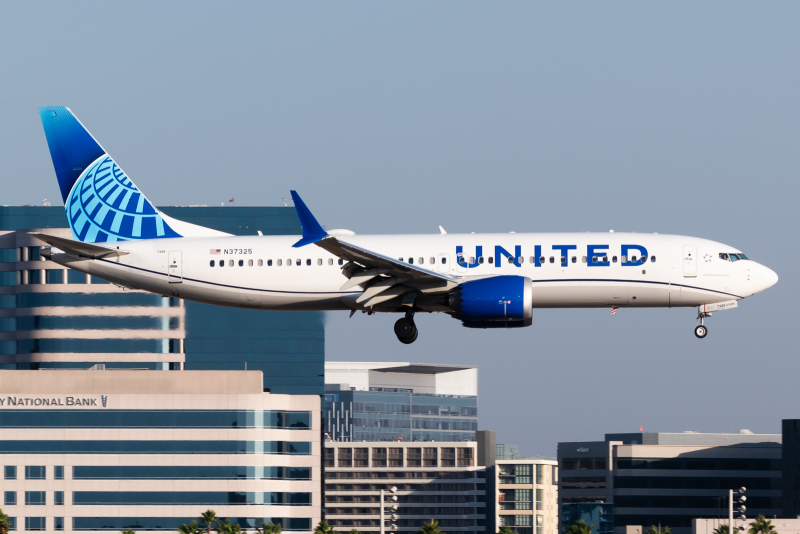 Photo of N37325 - United Airlines Boeing 737 MAX 8 at SNA on AeroXplorer Aviation Database Photo of N37325 - United Airlines Boeing 737 MAX 8 at SNA on AeroXplorer Aviation Database