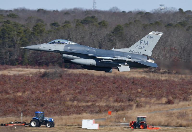 Photo of 87-0239 - USAF - United States Air Force General Dynamics F-16 Fighting Falcon at ACY on AeroXplorer Aviation Database