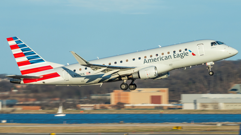 Photo of N430YX - American Eagle Embraer E175 at DCA on AeroXplorer Aviation Database