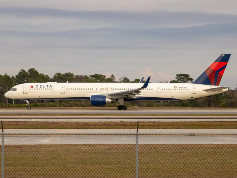 Photo of N596NW - Delta Airlines Boeing 757-300 at MCO on AeroXplorer Aviation Database