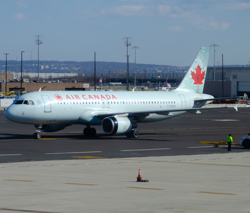 Photo of C-FGKH  - Air Canada Airbus A320 at EWR on AeroXplorer Aviation Database