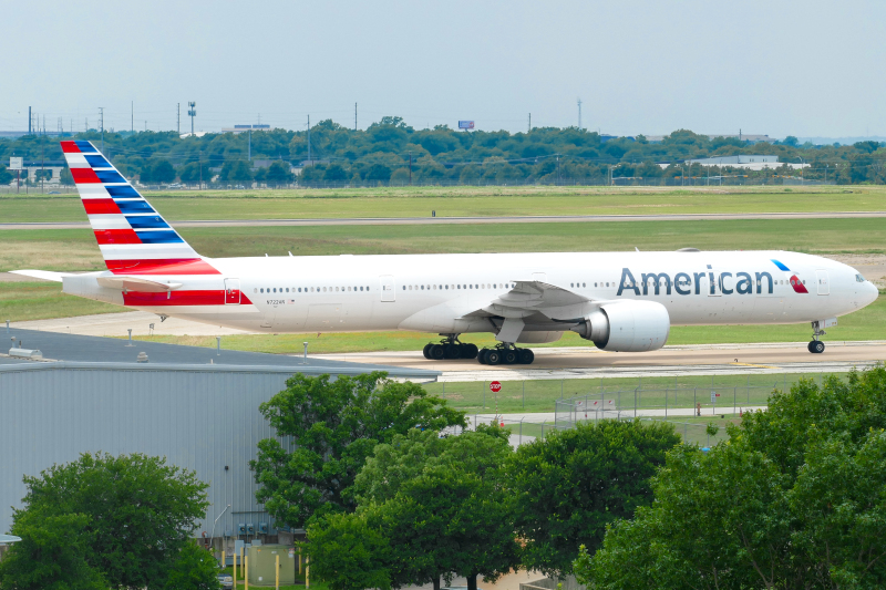 Photo of N722AN - American Airlines Boeing 777-300ER at AUS on AeroXplorer Aviation Database