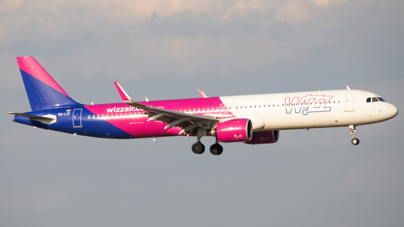 Photo of HA-LZF - Wizz Air Airbus A321NEO at VIE on AeroXplorer Aviation Database
